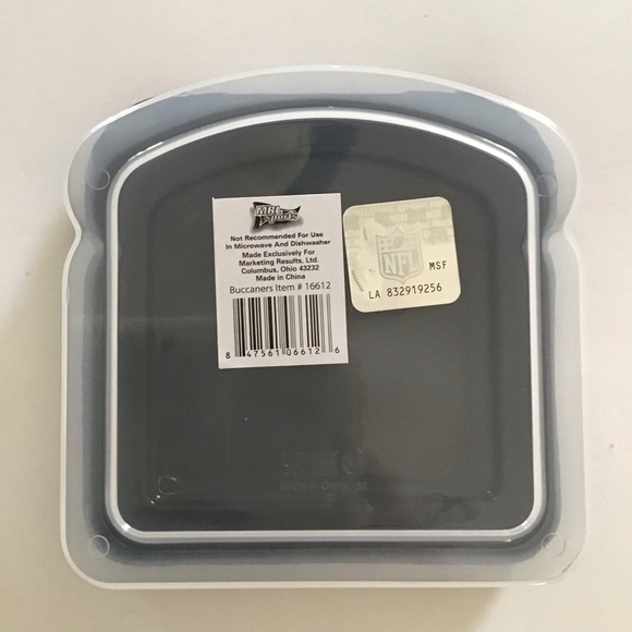 Tampa Bay Bucs Buccaneers NFL Football Helmet Magnet & Sandwich Keeper NFC NEW - Picture 4 of 16